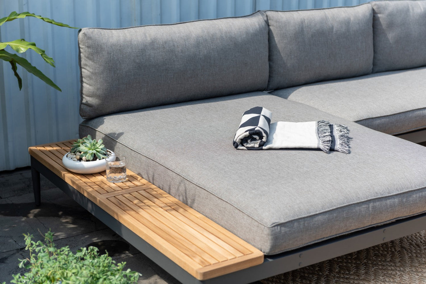 Topaz 4pc Seating Bed Set